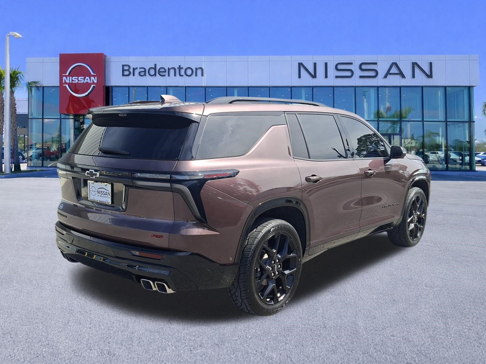 Used 2024 Chevrolet Traverse RS w/ LPO, Floor Liner Package FWD image 5