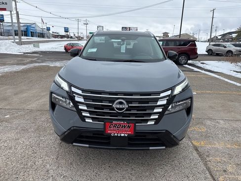 New 2026 Nissan Rogue Platinum image 9