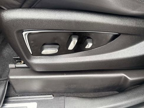 Used 2017 Cadillac Escalade Luxury image 23