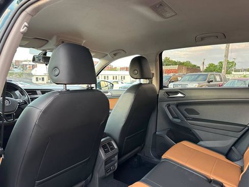 Used 2018 Volkswagen Tiguan SE w/ 18" Alloy Wheels Package AWD/4WD image 22