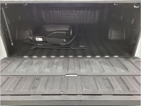 Used 2025 GMC Sierra 1500 AT4 w/ AT4 Preferred Package AWD/4WD image 17