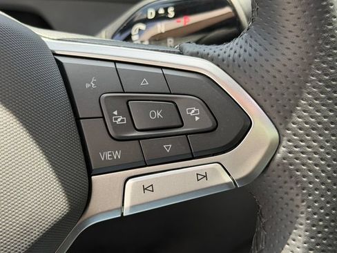 Certified 2026 Volkswagen Tiguan SE R-Line FWD image 24