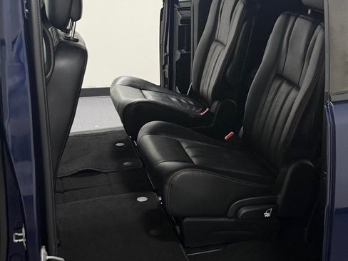 Used 2017 Dodge Grand Caravan GT FWD image 9