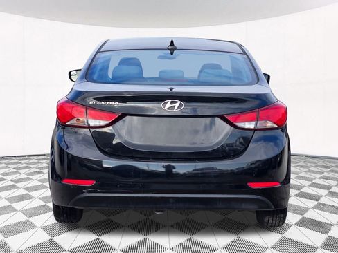 Used 2015 Hyundai Elantra SE image 17
