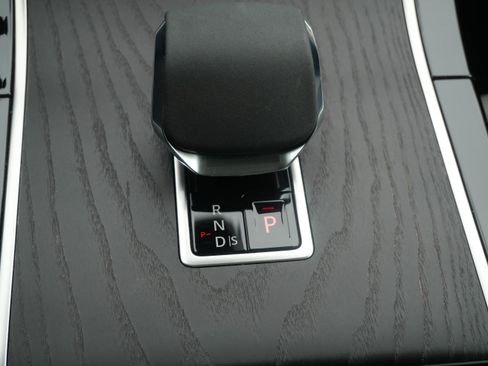 Used 2024 Land Rover Range Rover Evoque S image 21