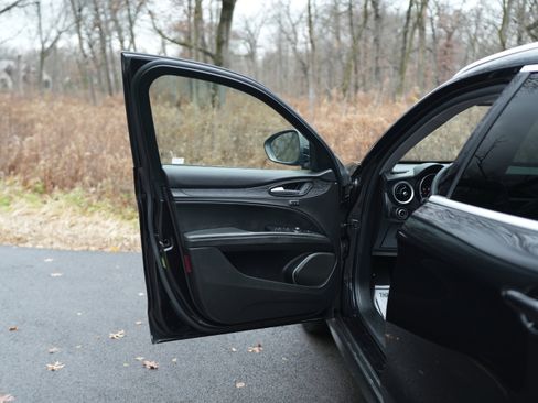 Used 2020 Alfa Romeo Stelvio Sport w/ Cold Weather Package image 28