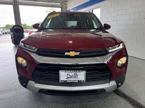 Used 2021 Chevrolet TrailBlazer LT w/ Driver Confidence Package FWD image 3