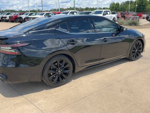 Used 2023 Nissan Maxima SR w/ Sport Mat Group FWD image 9