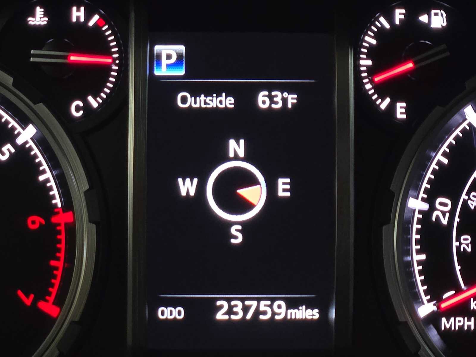 Used 2021 Toyota 4Runner TRD Off-Road Premium w/ Moonroof Package AWD/4WD image 26