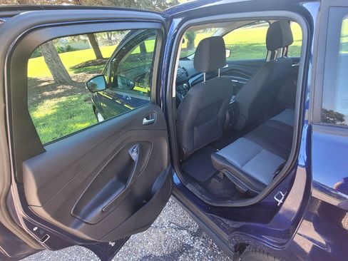 Used 2017 Ford C-MAX SE image 17