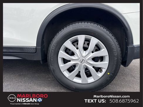 Used 2017 Nissan Rogue S image 12