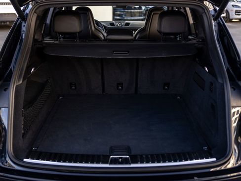 Certified 2023 Porsche Cayenne Turbo AWD/4WD image 42