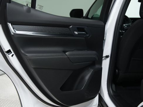 Used 2025 GMC Terrain Elevation image 17