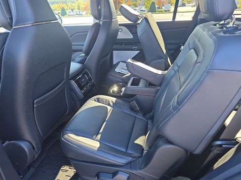 New 2025 Lincoln Aviator Reserve w/ Equipment Group 201A image 14