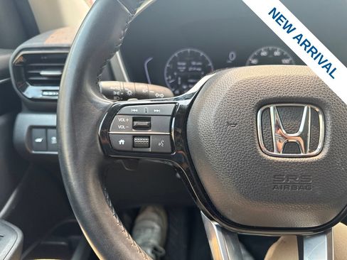 Used 2024 Honda Pilot Touring image 22