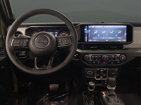 New 2025 Jeep Gladiator Sport image 5