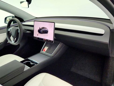 Used 2026 Tesla Model Y 2WD image 28