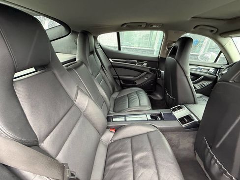 Used 2012 Porsche Panamera RWD image 16