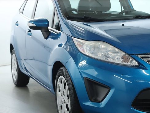 Used 2013 Ford Fiesta SE image 9