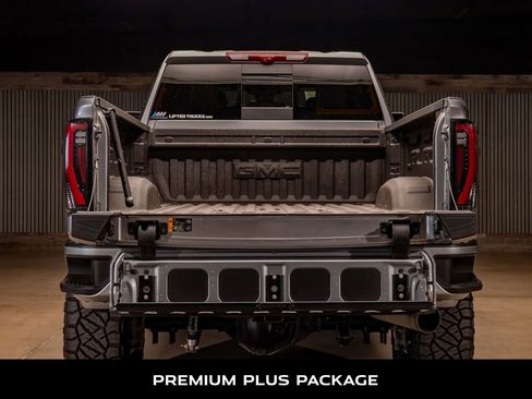 Used 2025 GMC Sierra 3500 AT4 w/ AT4 Premium Plus Package image 7