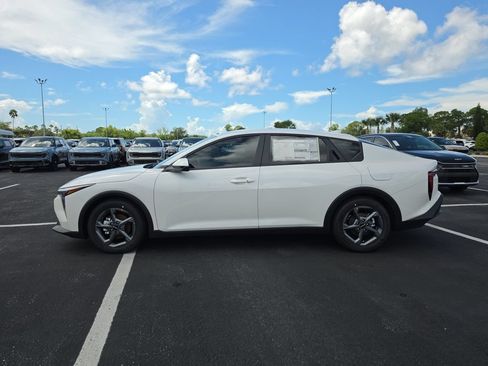 New 2026 Kia K4 FWD image 4