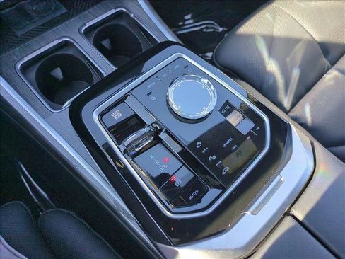 Certified 2025 BMW 740i RWD image 12