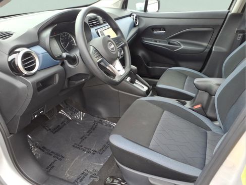 Certified 2025 Nissan Versa SV FWD image 11