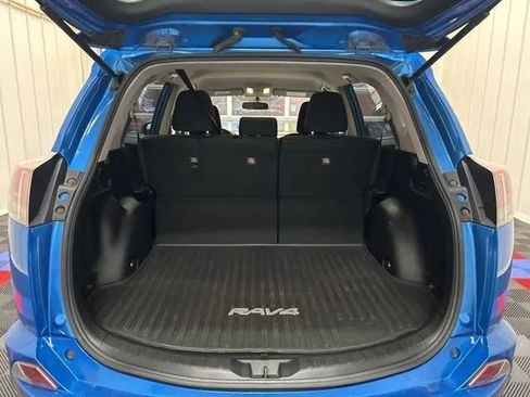 Used 2016 Toyota RAV4 LE AWD/4WD image 13