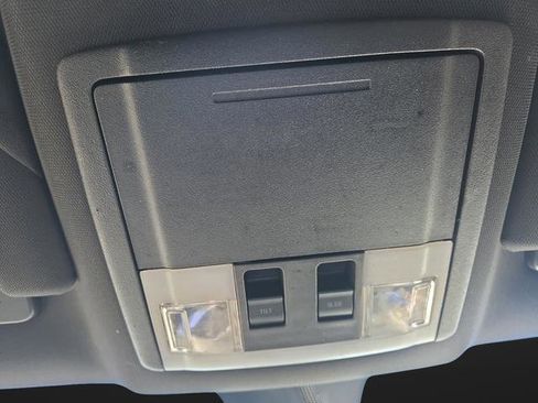 Used 2013 Ford Taurus SEL image 23