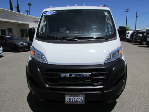 Used 2025 RAM ProMaster 2500 w/ Convenience Group FWD image 3