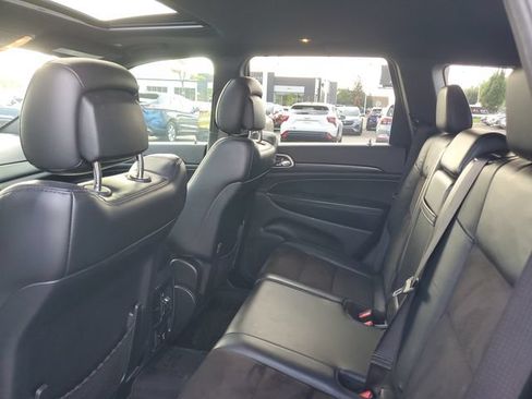 Used 2020 Jeep Grand Cherokee Altitude AWD/4WD image 10