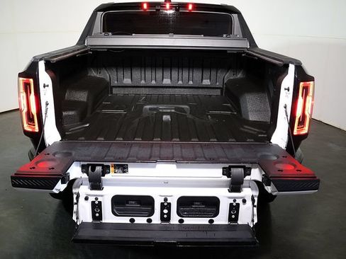 Used 2025 GMC Hummer EV 2X w/ LPO, Illumination Package AWD/4WD image 10
