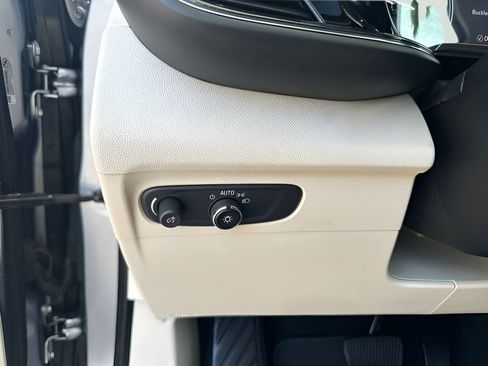 Used 2022 Buick Envision Essence w/ Safety Package AWD/4WD image 14