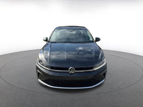 Used 2025 Volkswagen Jetta SE image 4