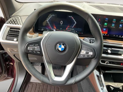 Used 2025 BMW X5 xDrive40i AWD/4WD image 12