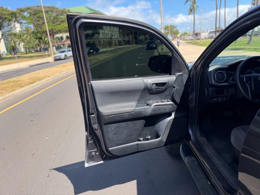 Used 2018 Toyota Tacoma TRD Sport RWD image 12