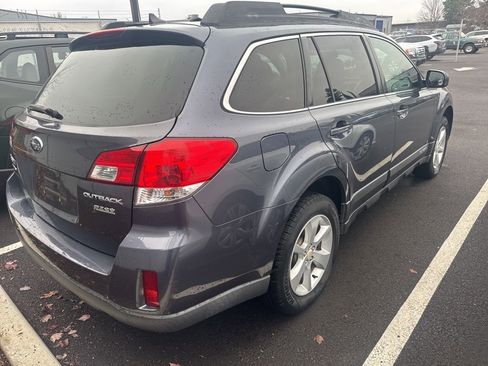 Used 2014 Subaru Outback 2.5i Premium image 3
