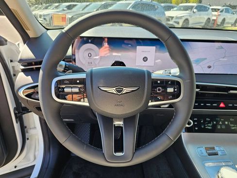 Used 2026 Genesis GV70 2.5T Advanced AWD/4WD image 11