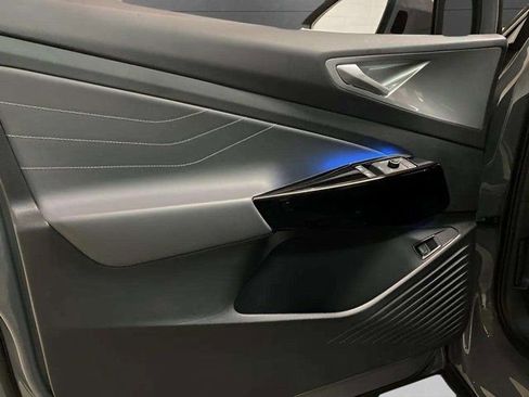 Used 2024 Volkswagen ID.4 S image 31