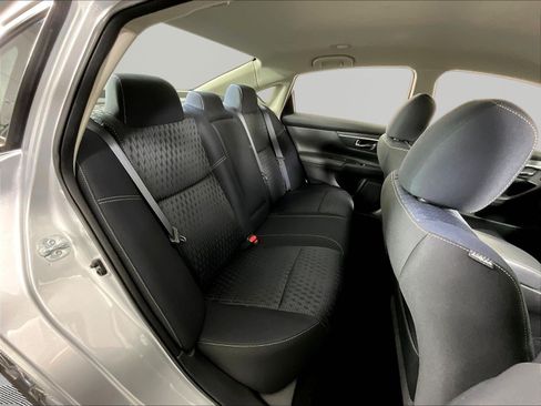 Used 2016 Nissan Altima 2.5 SV FWD image 25