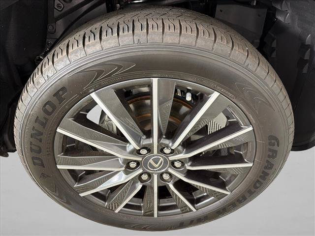 Used 2025 Lexus GX 550 w/ Accessory Package (2T) AWD/4WD image 13
