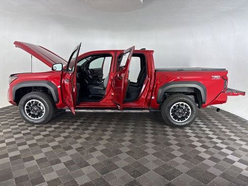 Used 2025 Toyota Tacoma TRD Off-Road w/ TRD Off Road Upgrade Package image 11