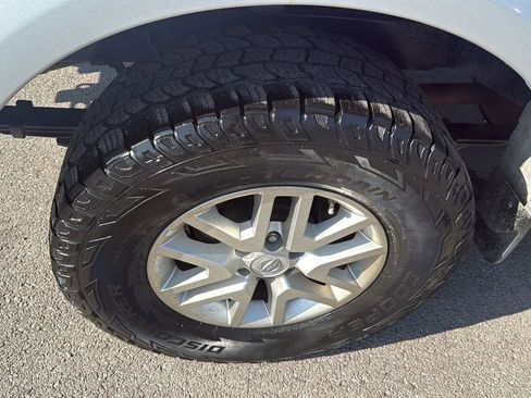 Used 2019 Nissan Frontier SV image 26