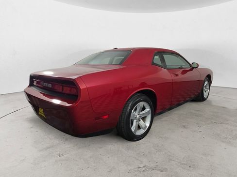 Used 2009 Dodge Challenger SE RWD image 5
