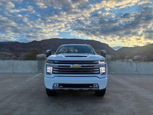 Used 2022 Chevrolet Silverado 2500 High Country image 5