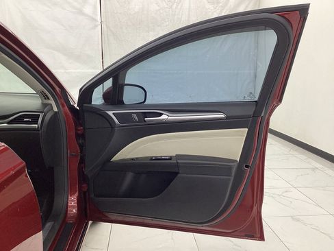 Used 2016 Ford Fusion Energi Titanium w/ Driver Assist Package image 19