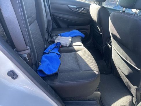 Used 2018 Nissan Rogue S image 8