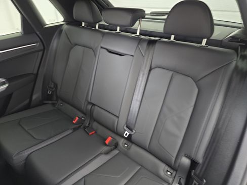 New 2025 Audi Q3 2.0T Premium image 14