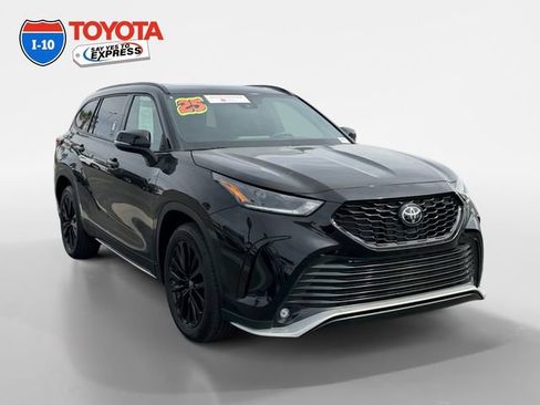 Certified 2025 Toyota Highlander XSE AWD/4WD image 7