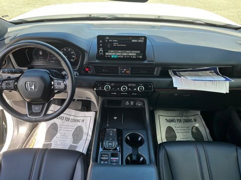 Used 2025 Honda Pilot TrailSport image 20